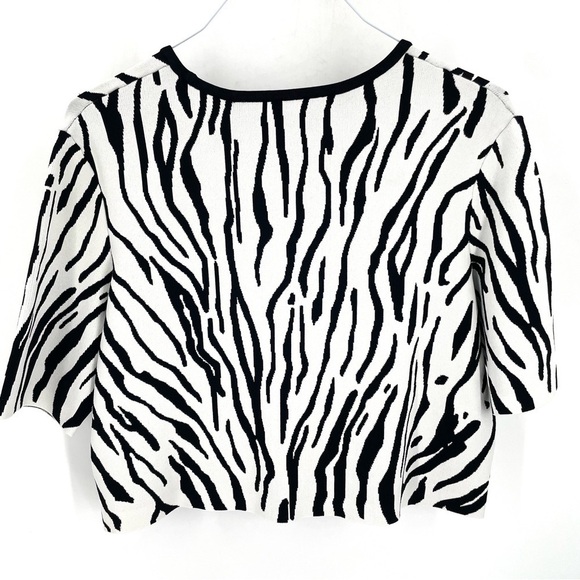 & Other Stories Zebra Print Heavy Short Sleeve Boxy Crop Crewneck Sweater - Picture 4 of 6